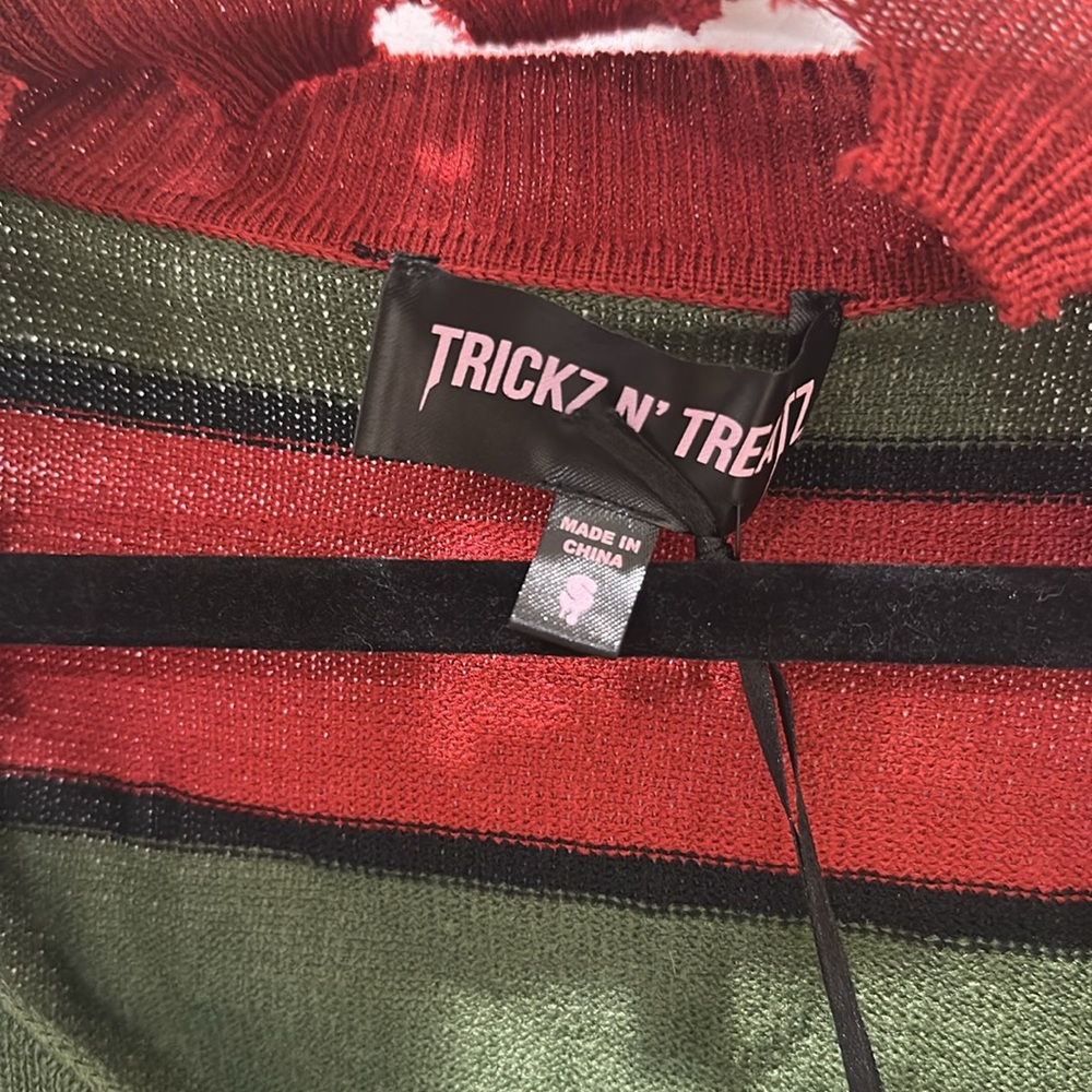 Dolls Kill Trickz n Treatz Freddy Krueger - Picture 3 of 4